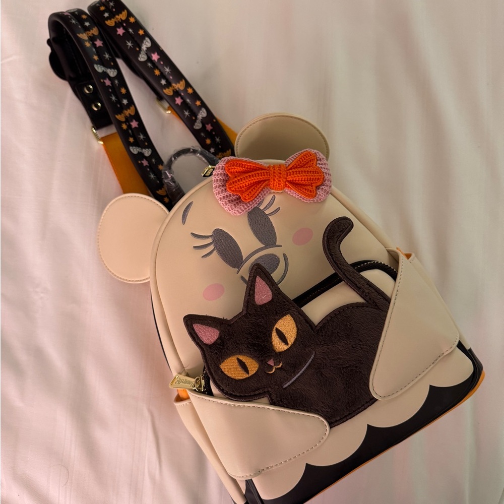 NWT, never been used, Disney Parks LOUNGEFLY Minnie ghost cutie